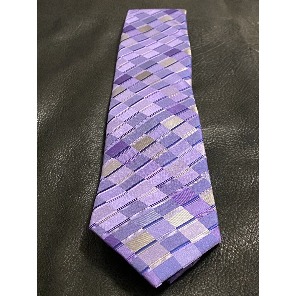 Kenneth Cole Reaction 100% Silk Tie Gray Purple Shades Geometric 57"x 2.75"